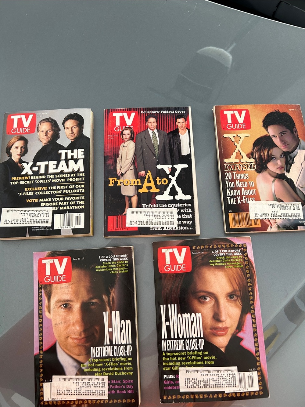 TV Guide Collection - X-Files Covers (Black)
